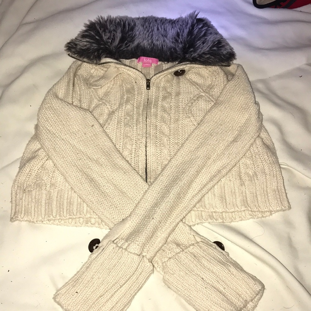 sweater with fuzzy collar
